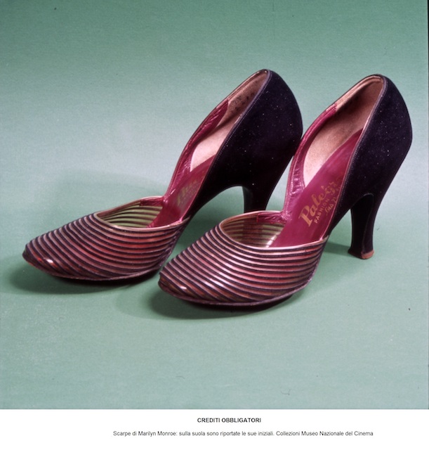 merry-marilyn-is-the-exhibition-02_Scarpe_di_Marilyn_Monroe_Collezioni_Museo_Nazionale_del_Cinema_con_DIDA.jpg