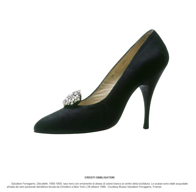 merry-marilyn-is-the-exhibition-10_Salvatore_Ferragamo,_Décolleté,_1958-1959_Appartenute_a_Marilyn_Monroe_IMG888_Courtesy_Museo_Salvatore_Ferragamo,_Firenze_con_DIDA.jpg