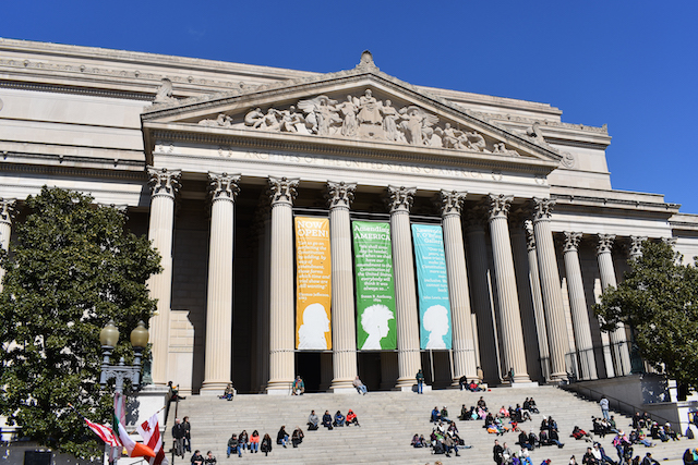 washington.-city's-rate-of-technology-to-wealth-National_Archives_Building_courtesy_of_washington.org.jpg