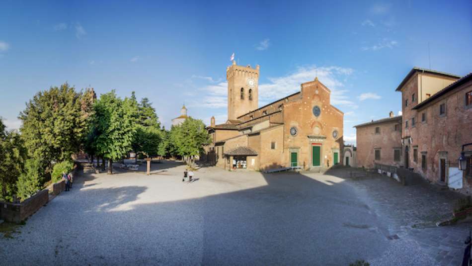 san-miniato--tuscany--italy-Piazza_Duomo_pag.25_(Puccioni).jpg