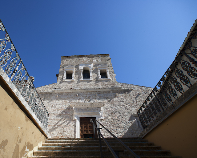 spoleto-city-of-italy-facciata_san_salvatore.jpg