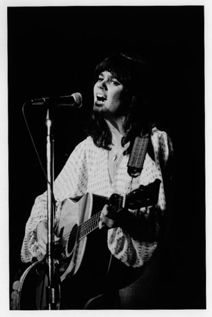 linda-ronstadt--live-in-hollywood-2121-34.jpg