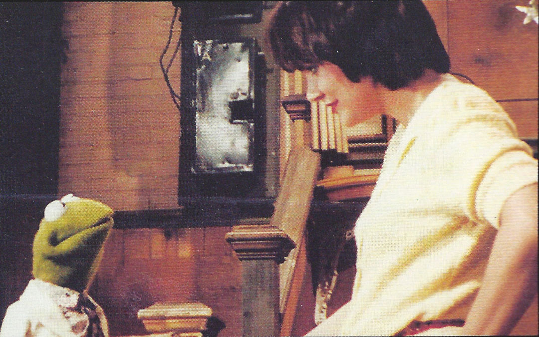 linda-ronstadt--live-in-hollywood-Linda-and-Kermit.jpg