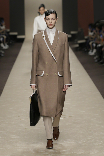 milano-fashion-week--fendi-by-karl-lagerfeld-02_FENDI__WOMEN_FW_19_20.JPG