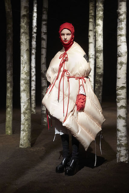 milano-fashion-week-moncler-4_MONCLER_SIMONE_ROCHA_04.jpg