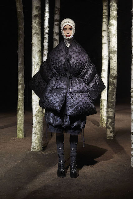 milano-fashion-week-moncler-4_MONCLER_SIMONE_ROCHA_08.jpg
