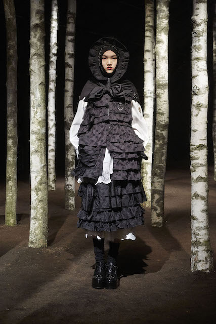 milano-fashion-week-moncler-4_MONCLER_SIMONE_ROCHA_09.jpg