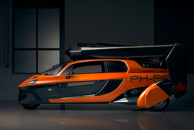 geneva-international-motorshow-2019-Flying_Car_PAL-V_Liberty_Pioneer_7.jpg