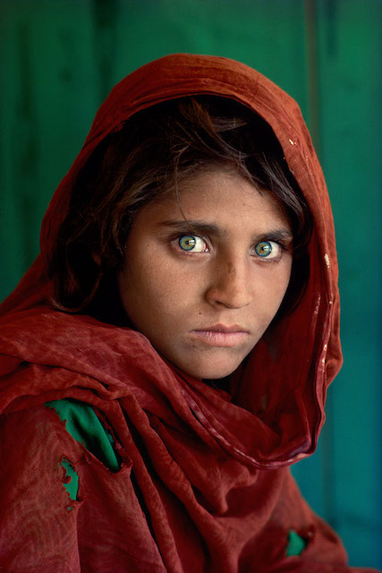 steve-mccurry--reading-is-an-exhibition-with-photos-of-over-forty-years-of-career-Foto-1.jpeg