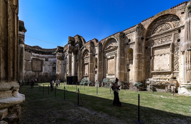 fano-of-italy-01_Chiesa_di_San_Francesco_(2).jpg