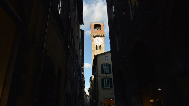 lucca--city-of-tuscany-(italy-TORREDELLEORE.jpg