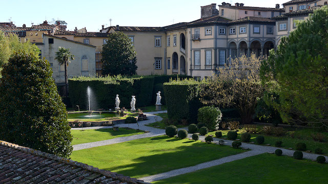 lucca--city-of-tuscany-(italy-palazzoPfanner1.jpg