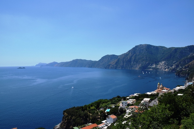 praiano--italy-Praiano_-_Panorama_con_Positano,_Li_Galli_e_Faraglioni.jpg