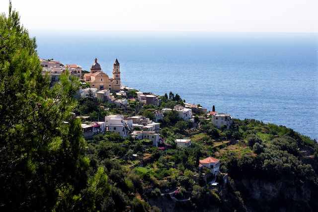 praiano--italy-Praiano_Panorama_Chiesa_San_Gennaro.JPG