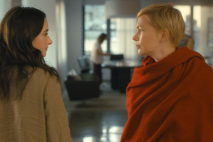 movie-after-the-wedding-_Michelle_Williams,_Julianne_Moore.jpg