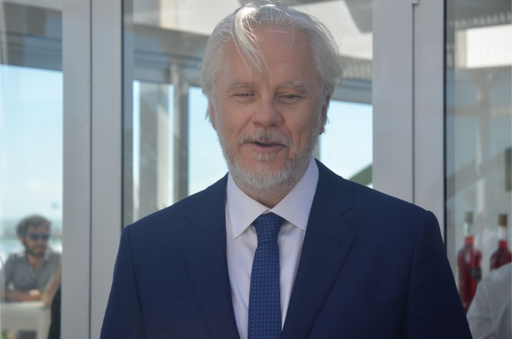 venice-film-festival-2019---movie-45-seconds-of-laughter-by-tim-robbins-Venice_Film_Festival_2019_-_Movie_45_Seconds_of_Laughter_by_Tim_Robbins15.jpg