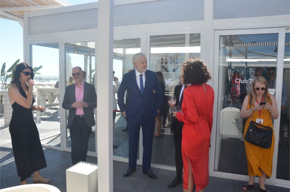 venice-film-festival-2019---movie-45-seconds-of-laughter-by-tim-robbins-Venice_Film_Festival_2019_-_Movie_45_Seconds_of_Laughter_by_Tim_Robbins3.jpg