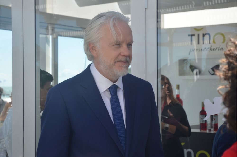 venice-film-festival-2019---movie-45-seconds-of-laughter-by-tim-robbins-Venice_Film_Festival_2019_-_Movie_45_Seconds_of_Laughter_by_Tim_Robbins7.jpg