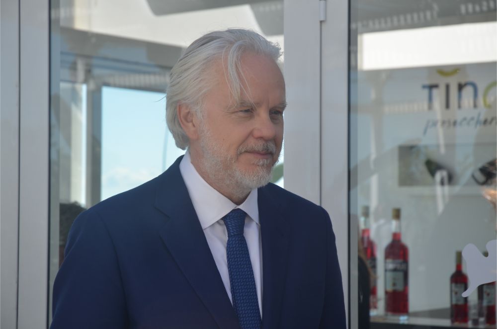 venice-film-festival-2019---movie-45-seconds-of-laughter-by-tim-robbins-Venice_Film_Festival_2019_-_Movie_45_Seconds_of_Laughter_by_Tim_Robbins9.jpg