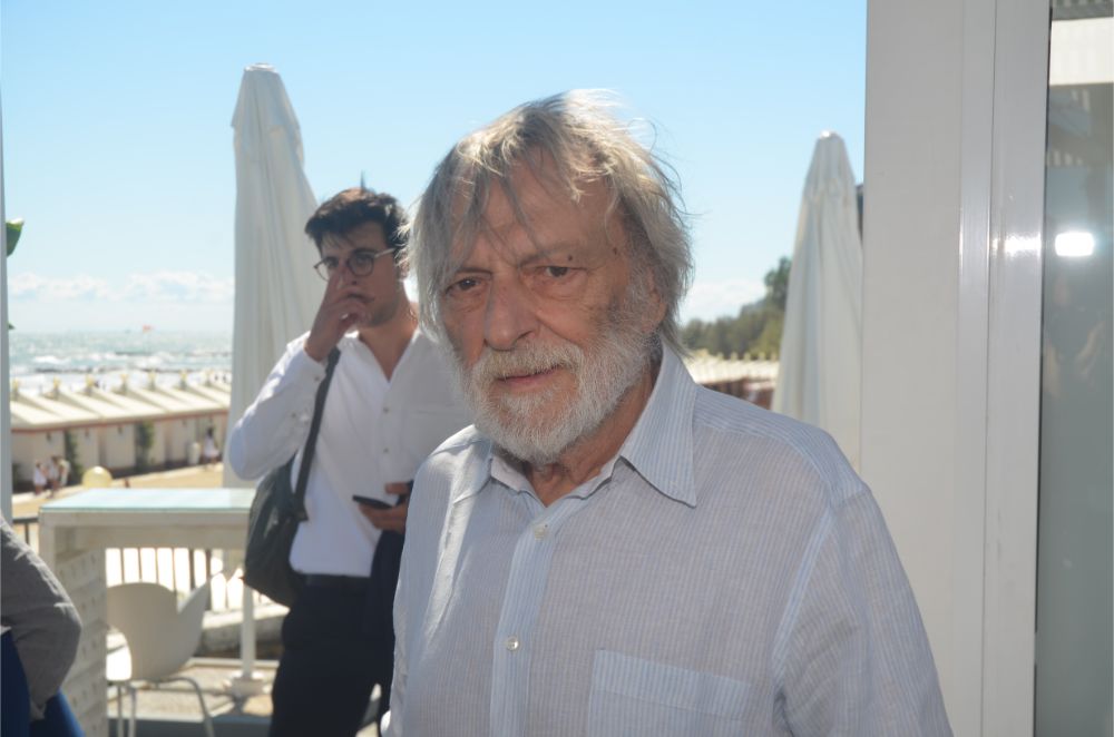 venice-film-festival-2019---movie-beyond-the-beach-–-the-hell-and-the-hope-Venice_Film_Festival_2019_-_Movie_Beyond_the_Beach_–_The_Hell_and_the_Hope3.jpg