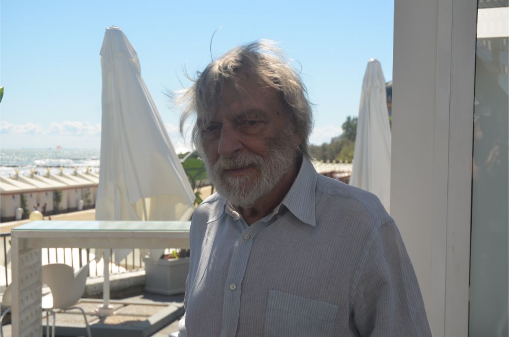 venice-film-festival-2019---movie-beyond-the-beach-–-the-hell-and-the-hope-Venice_Film_Festival_2019_-_Movie_Beyond_the_Beach_–_The_Hell_and_the_Hope6.jpg
