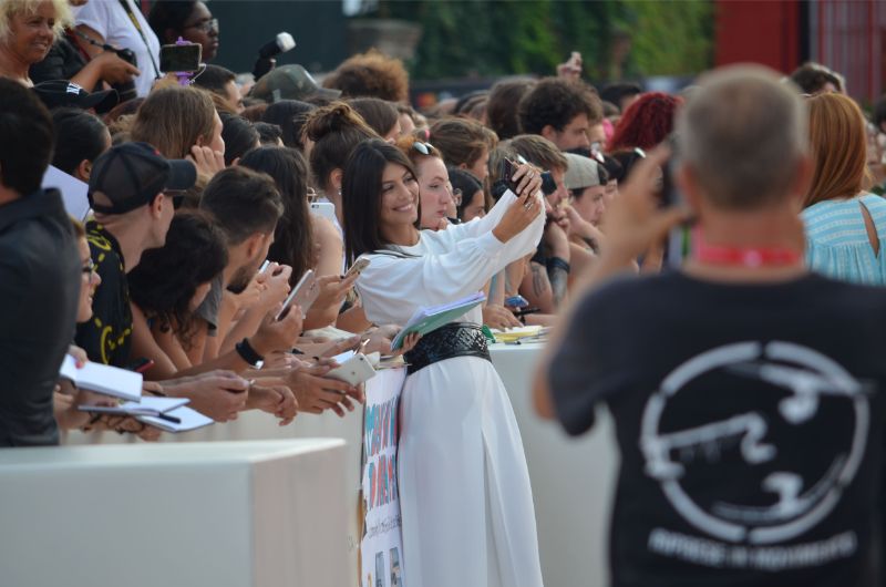 venice-film-festival-2019---red-carpet-the-laundromat-by-steven-sodeberg-with-meryl-streep-Venice_Film_Festival_2019_-_The_Laundromat_by_Steven_Sodeberg_with_Meryl_Streep_(10).jpg