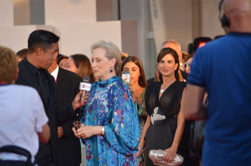 venice-film-festival-2019---red-carpet-the-laundromat-by-steven-sodeberg-with-meryl-streep-Venice_Film_Festival_2019_-_The_Laundromat_by_Steven_Sodeberg_with_Meryl_Streep_(3).jpg