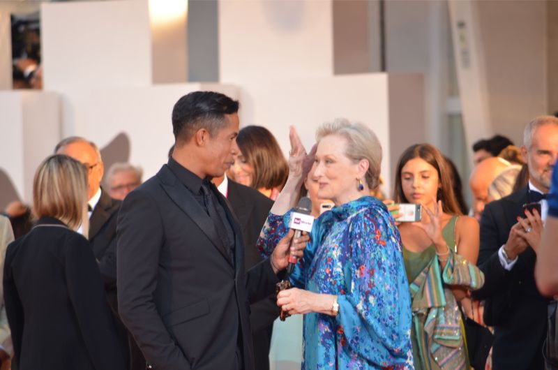 venice-film-festival-2019---red-carpet-the-laundromat-by-steven-sodeberg-with-meryl-streep-Venice_Film_Festival_2019_-_The_Laundromat_by_Steven_Sodeberg_with_Meryl_Streep_(5).jpg