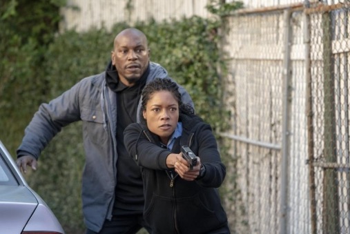 movie-black-and-blue-Movie_Black_And_Blue22.jpeg