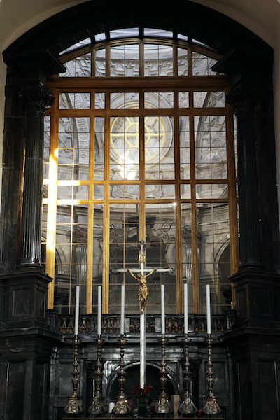 the-chapel-of-the-holy-shroud-of-jesus-of-nazateh-The_Chapel_of_the_Holy_Shroud_of_Jesus_of_Nazateh31.JPG