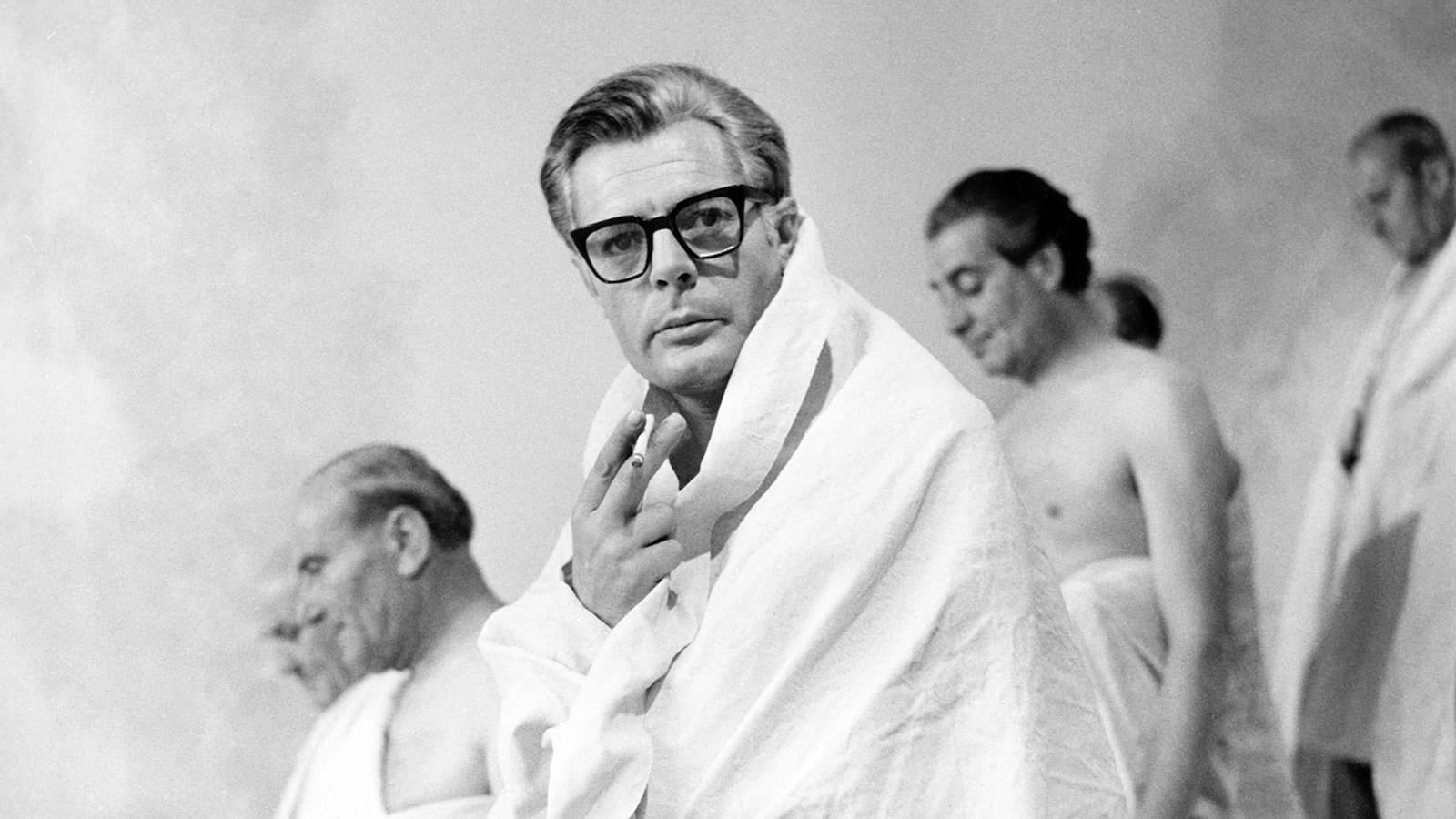 federico-fellini-movies-Federico_fellini_8_1⁄227.jpg