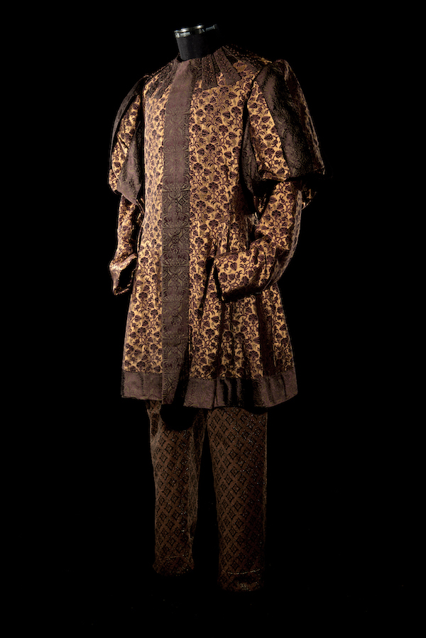 exhibition-cinemaddosso--the-costumes-of-annamode-from-cinecitta-to-hollywood-44_BLACK_92084_11_TheWicher.jpg