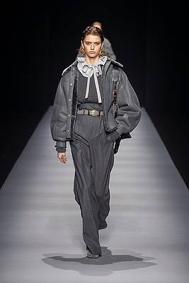 milan-fashion-week--alberta-ferretti-autumn-winter-2021-collection-Milan_Fashion_Week:_Alberta_Ferretti_autumn_winter_2021_collection24.jpg