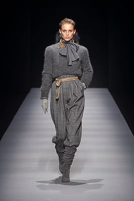 milan-fashion-week--alberta-ferretti-autumn-winter-2021-collection-Milan_Fashion_Week:_Alberta_Ferretti_autumn_winter_2021_collection29.jpg