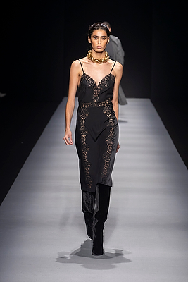 milan-fashion-week--alberta-ferretti-autumn-winter-2021-collection-Milan_Fashion_Week:_Alberta_Ferretti_autumn_winter_2021_collection32.jpg