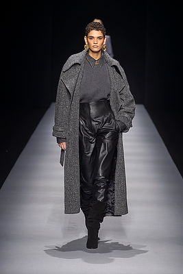 milan-fashion-week--alberta-ferretti-autumn-winter-2021-collection-Milan_Fashion_Week:_Alberta_Ferretti_autumn_winter_2021_collection33.jpg