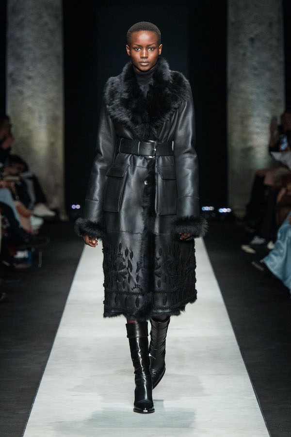 milan-fashion-week--ermano-scervino-autumn-winter-2021-collection-Milan_Fashion_Week:_Ermano_Scervino_autumn_winter_2021_collection23.JPG