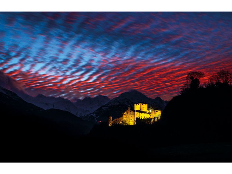 italy---valle-daosta---images-01_Stefano_Torrione_Valle_d’Aosta,_Saint-Pierre,_Castello_Sarriod_de_La_Tour.jpg