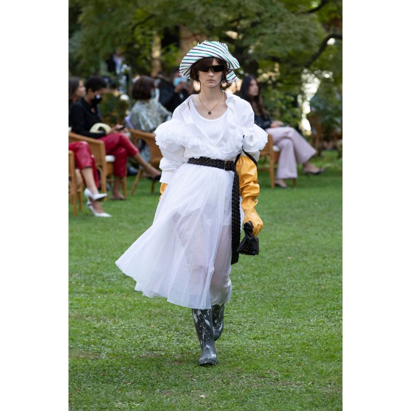 milan-fashion-week--philosophy-di-lorenzo-serafini-spring-summer-2021-collection-Milan_Fashion_Week_Philosophy_di_Lorenzo_Serafini_spring_summer_2021_collection_(38).jpg