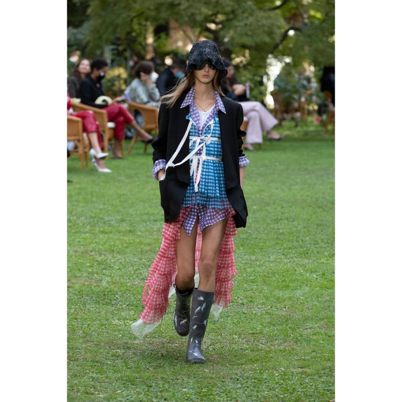 milan-fashion-week--philosophy-di-lorenzo-serafini-spring-summer-2021-collection-Milan_Fashion_Week_Philosophy_di_Lorenzo_Serafini_spring_summer_2021_collection_(40).jpg