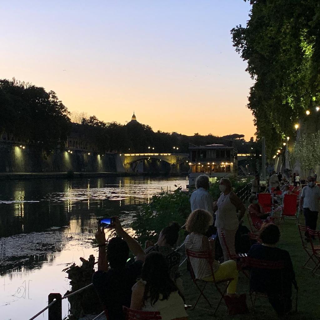 rome---piazza-tevere---images-Rome_-_'Piazza_Tevere'_-_images_(7).jpeg