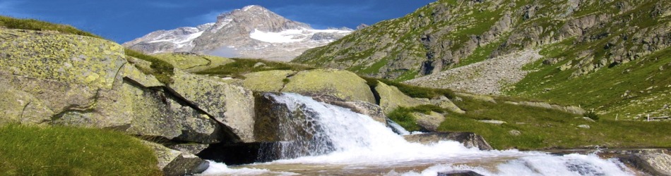 the-maderanertal---alpine-valley--in-switzerland-The_Maderanertal_is_an_Alpine_valley_of_the_canton_of_Uri_in_Central_Switzerland._I_(13).jpg