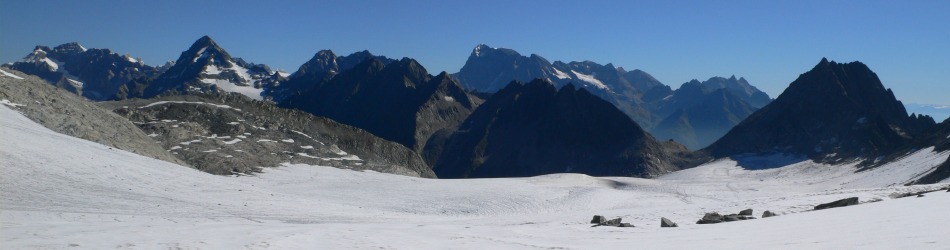the-maderanertal---alpine-valley--in-switzerland-The_Maderanertal_is_an_Alpine_valley_of_the_canton_of_Uri_in_Central_Switzerland._I_(2).jpg