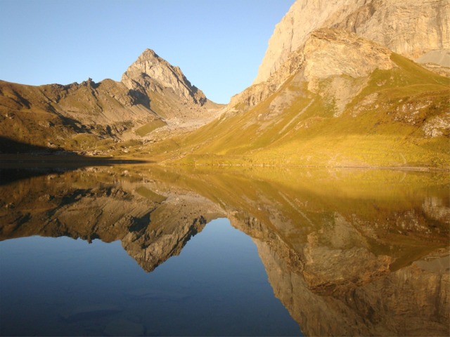 the-maderanertal---alpine-valley--in-switzerland-The_Maderanertal_is_an_Alpine_valley_of_the_canton_of_Uri_in_Central_Switzerland._I_(6).jpg
