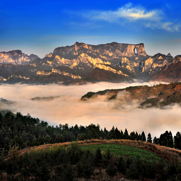 tianmen-mountain---hunan---china---images-Tianmen_Mountain_-_Hunan_-_China_-_images_(3).jpg