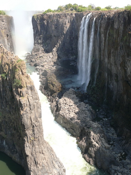 victoria-falls----zambia-and-zimbabwe---images-victoria-falls-gorge.jpg