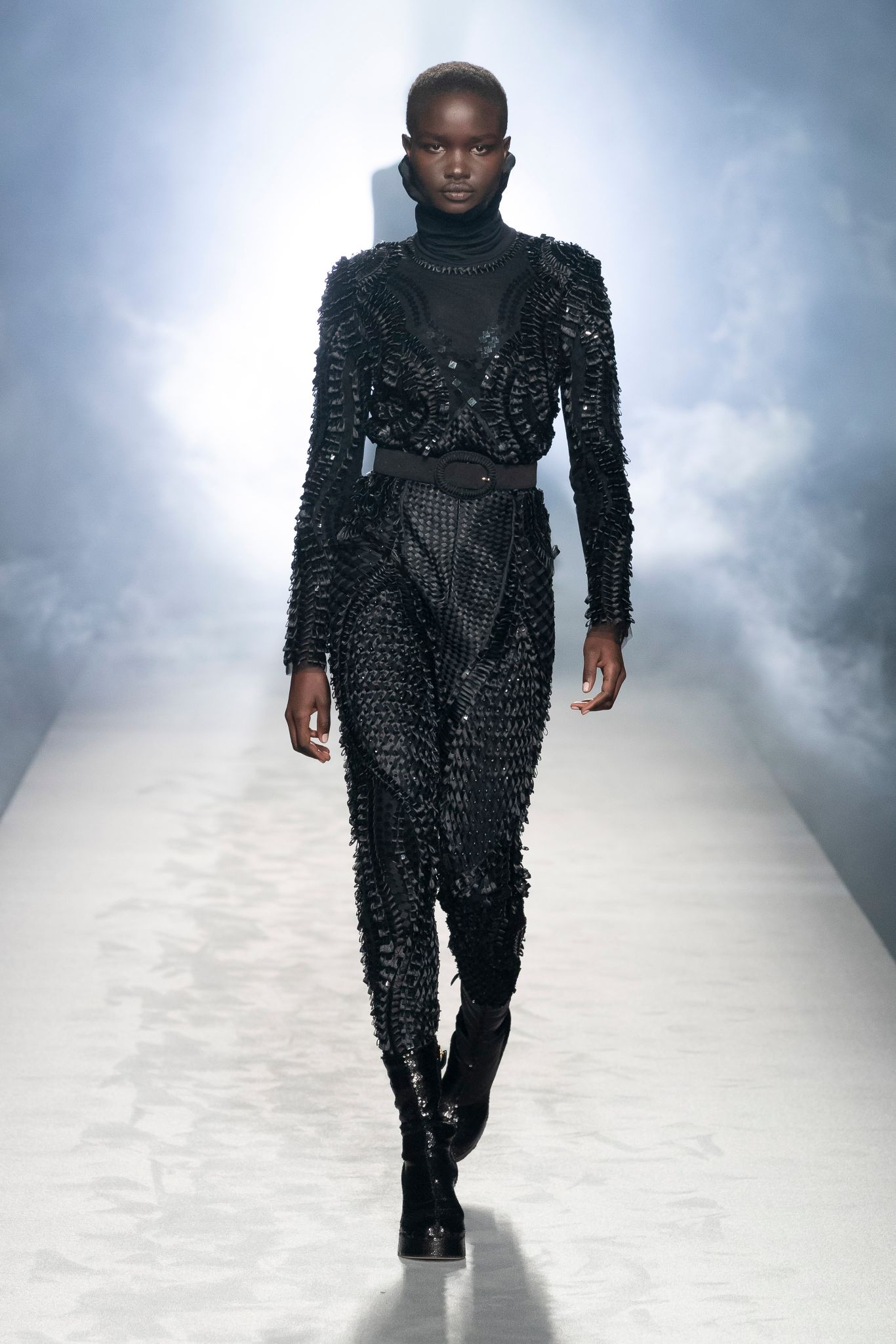 milan-fashion-week--alberta-ferretti-autumn-winter-2022-collection-milan-fashion-week--alberta-ferretti-autumn-winter-2022-collection_(17).jpg