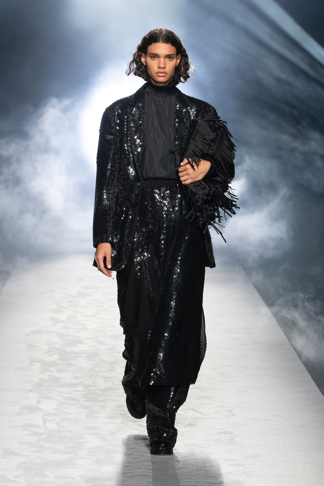 milan-fashion-week--alberta-ferretti-autumn-winter-2022-collection-milan-fashion-week--alberta-ferretti-autumn-winter-2022-collection_(21).jpg
