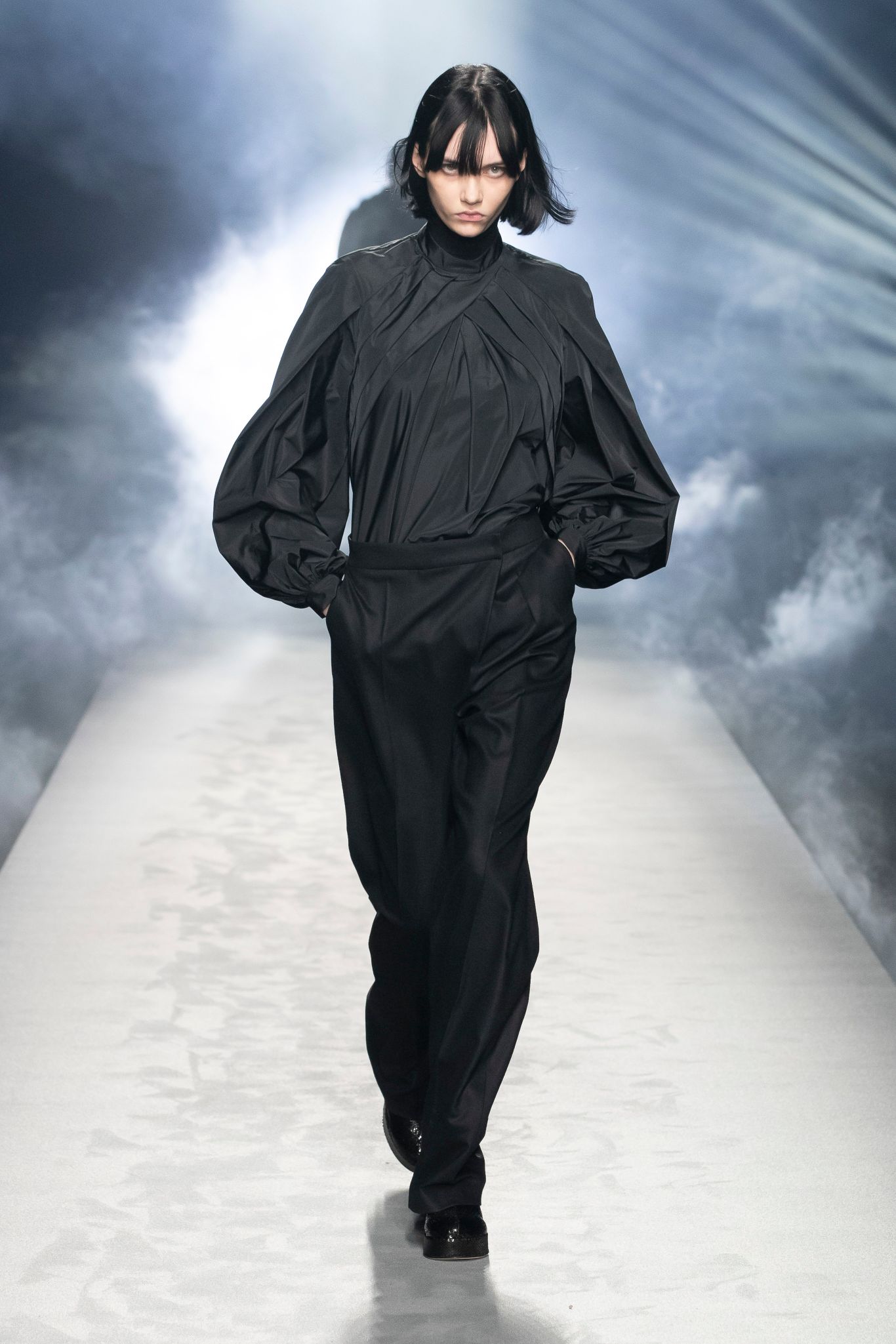 milan-fashion-week--alberta-ferretti-autumn-winter-2022-collection-milan-fashion-week--alberta-ferretti-autumn-winter-2022-collection_(22).jpg