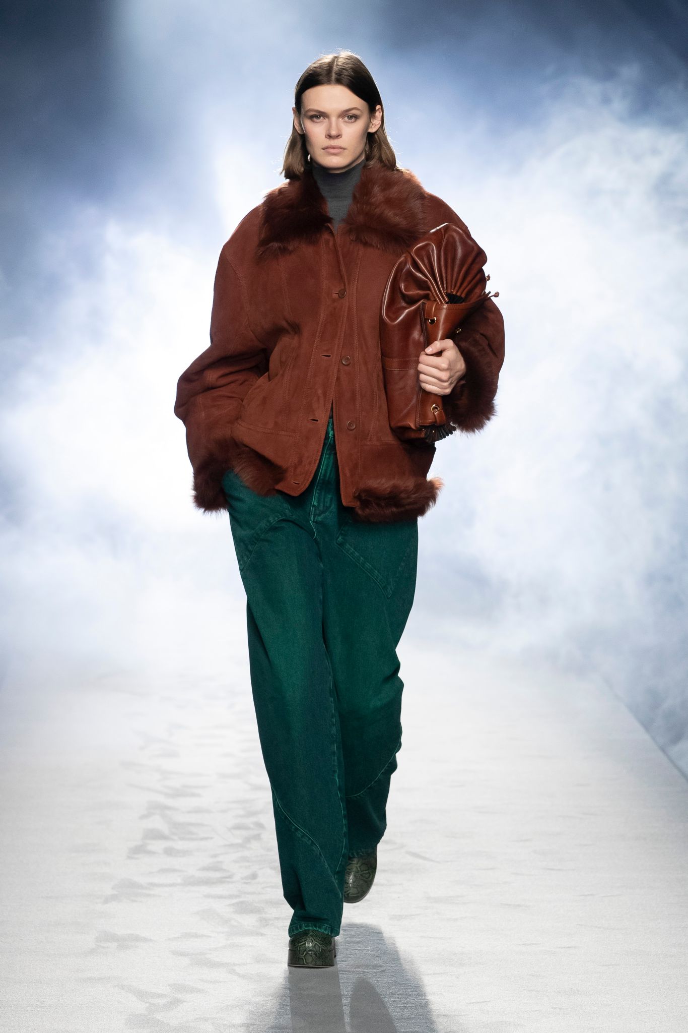milan-fashion-week--alberta-ferretti-autumn-winter-2022-collection-milan-fashion-week--alberta-ferretti-autumn-winter-2022-collection_(28).jpg